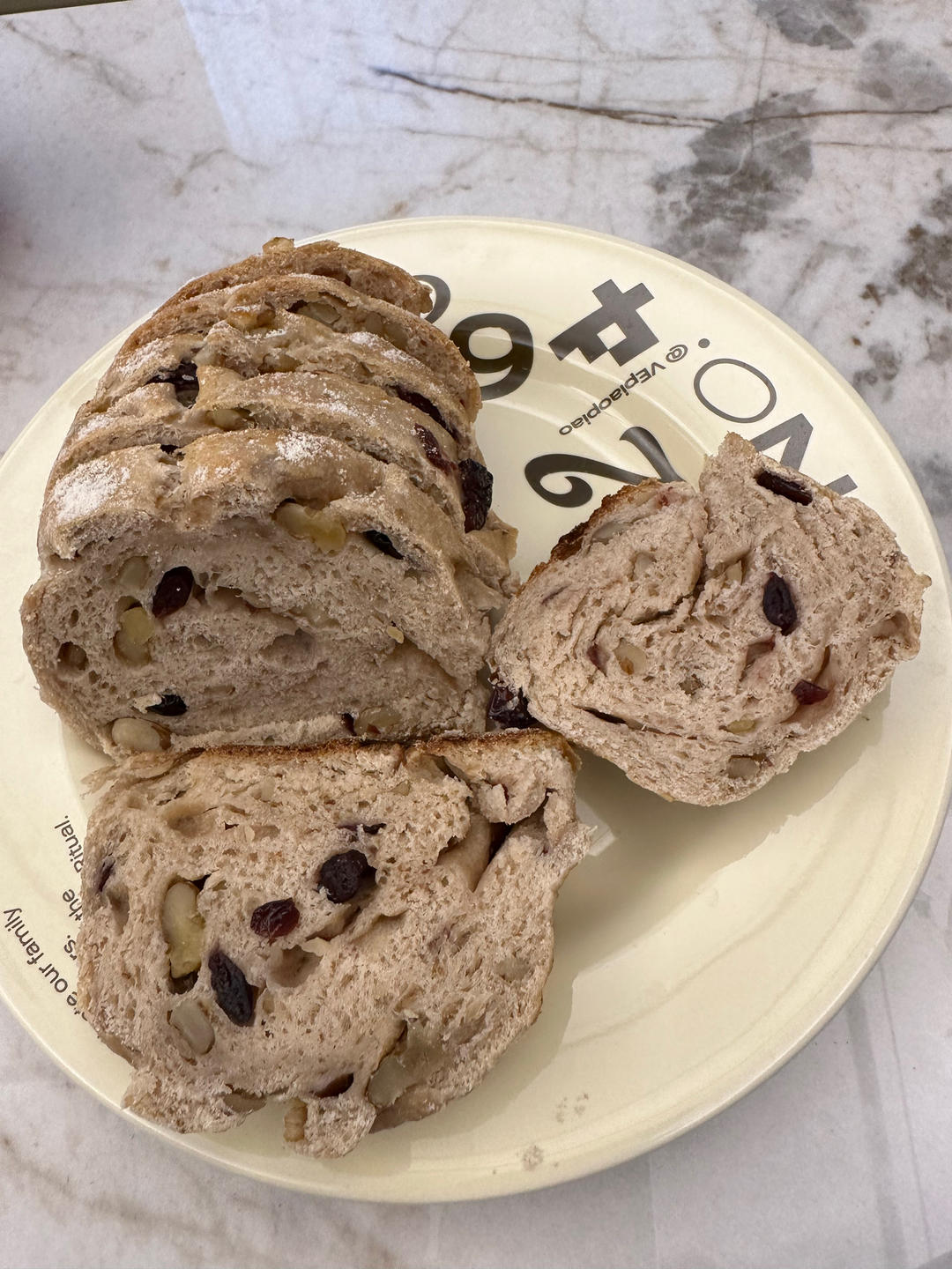 全麦蔓越莓核桃软欧包