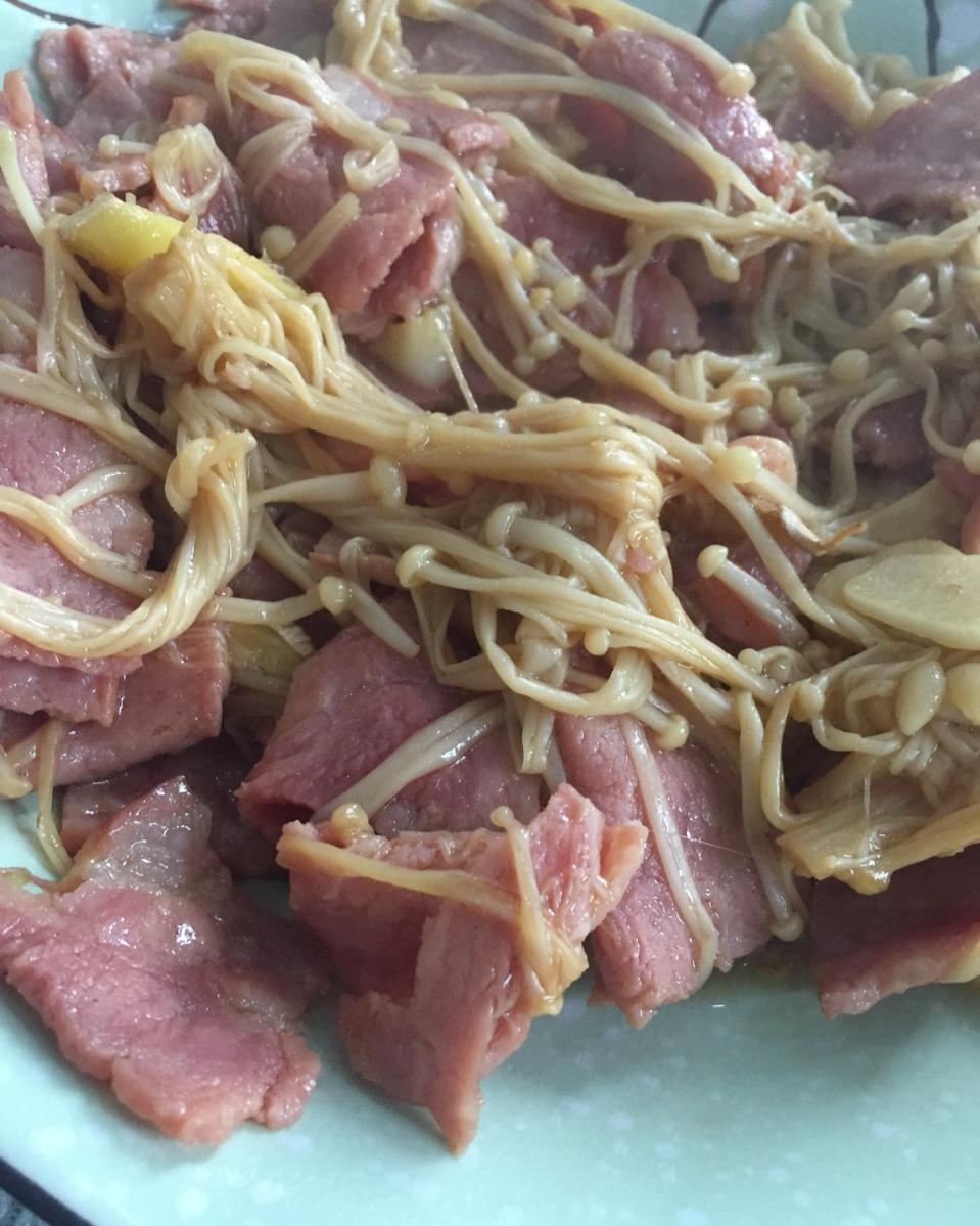 培根炒金针菇