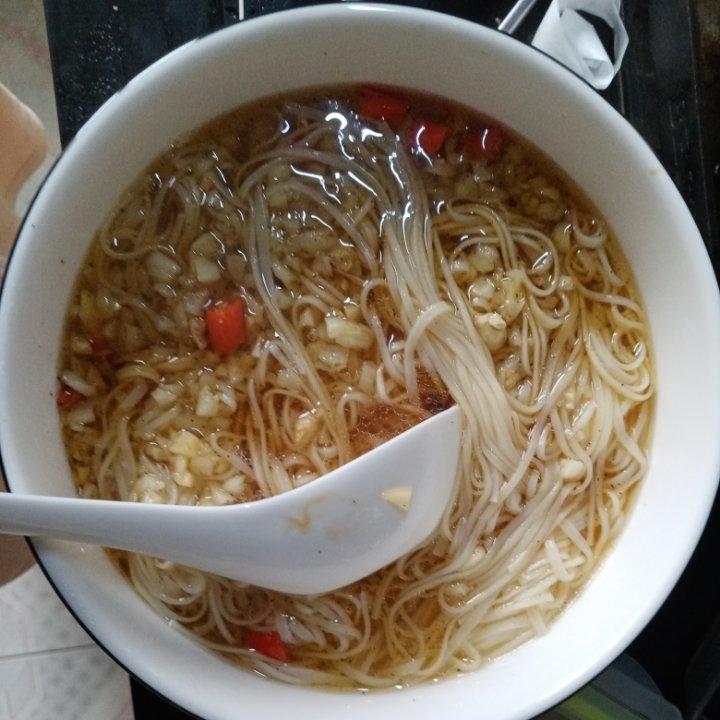 一碗热汤面