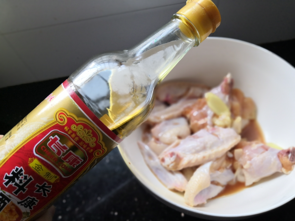 【自制】三汁干锅鸡翅的做法 步骤5