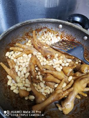 入口即化的黄豆焖鸡爪的做法 步骤6