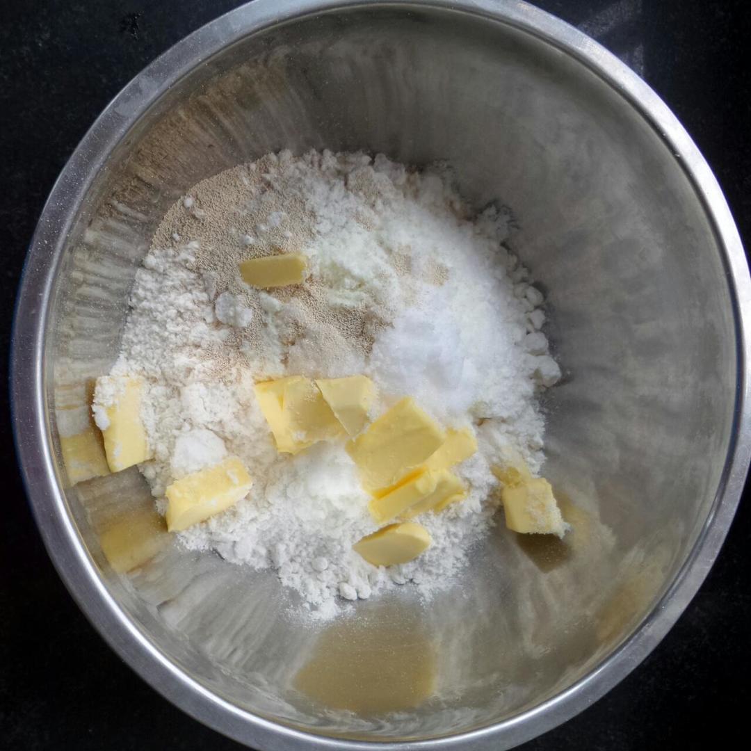 纯奶手撕吐司的做法 步骤1