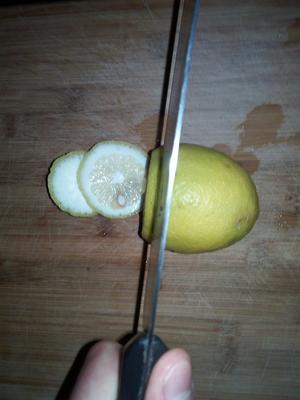 冰糖腌柠檬的做法 步骤1