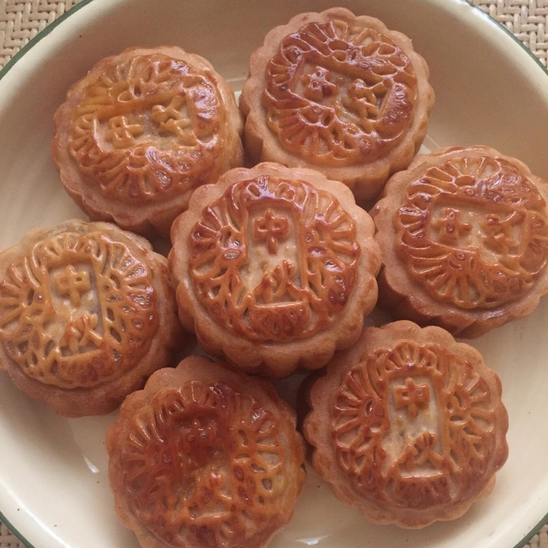 广式月饼——蛋黄莲蓉月饼