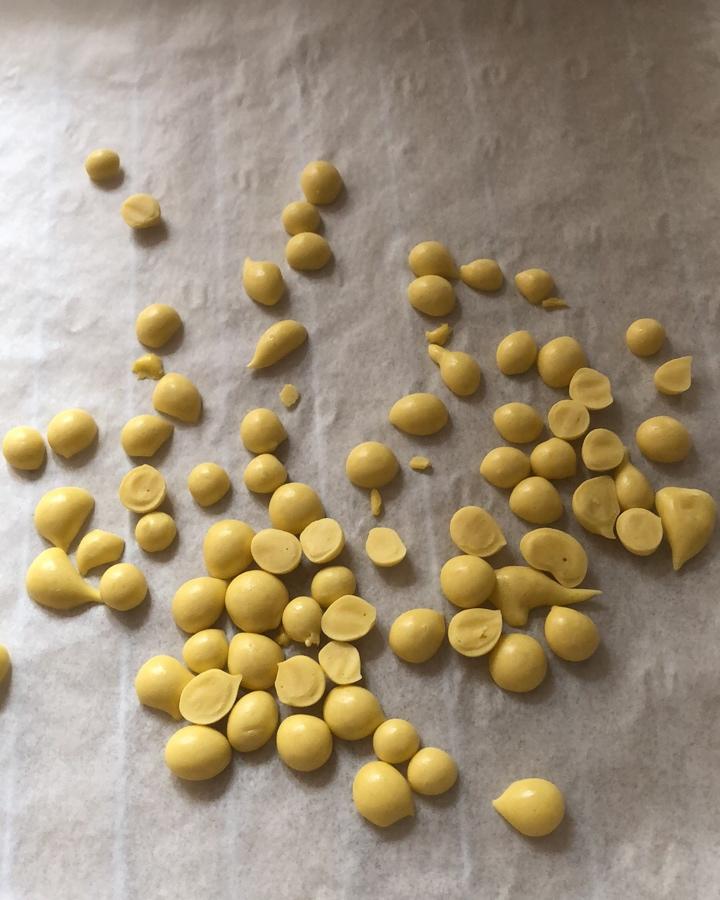 入口即化的无添加蛋黄溶豆