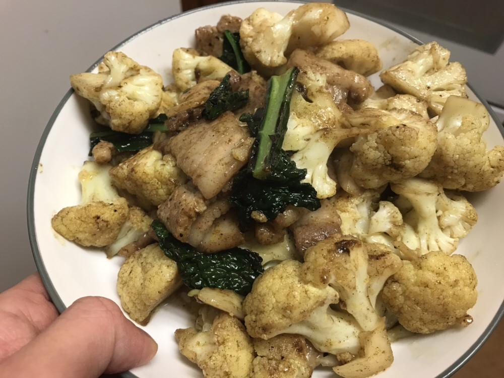 咖喱菜花五炒五花肉