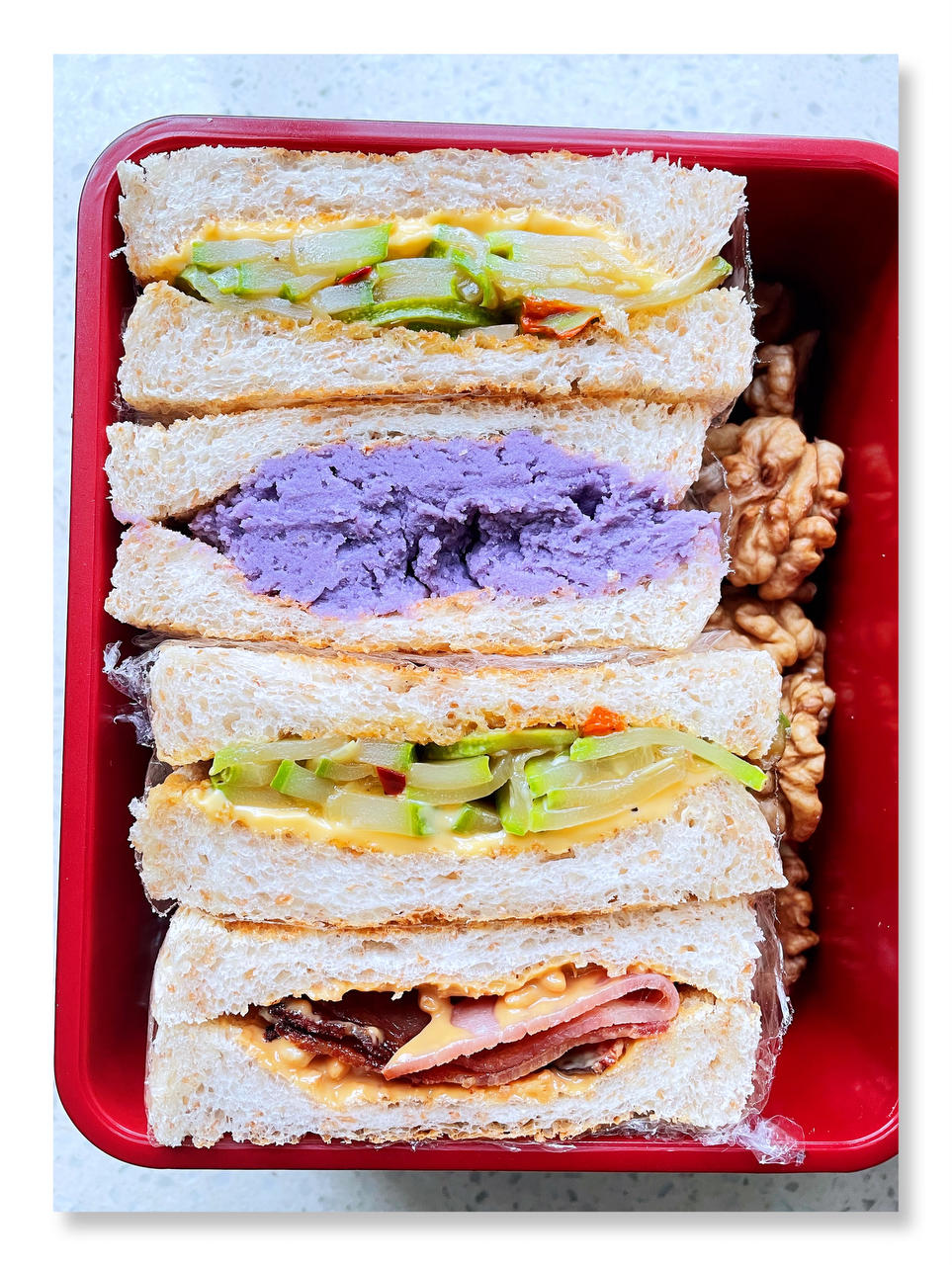 瑞利山和瑞丽安的食堂