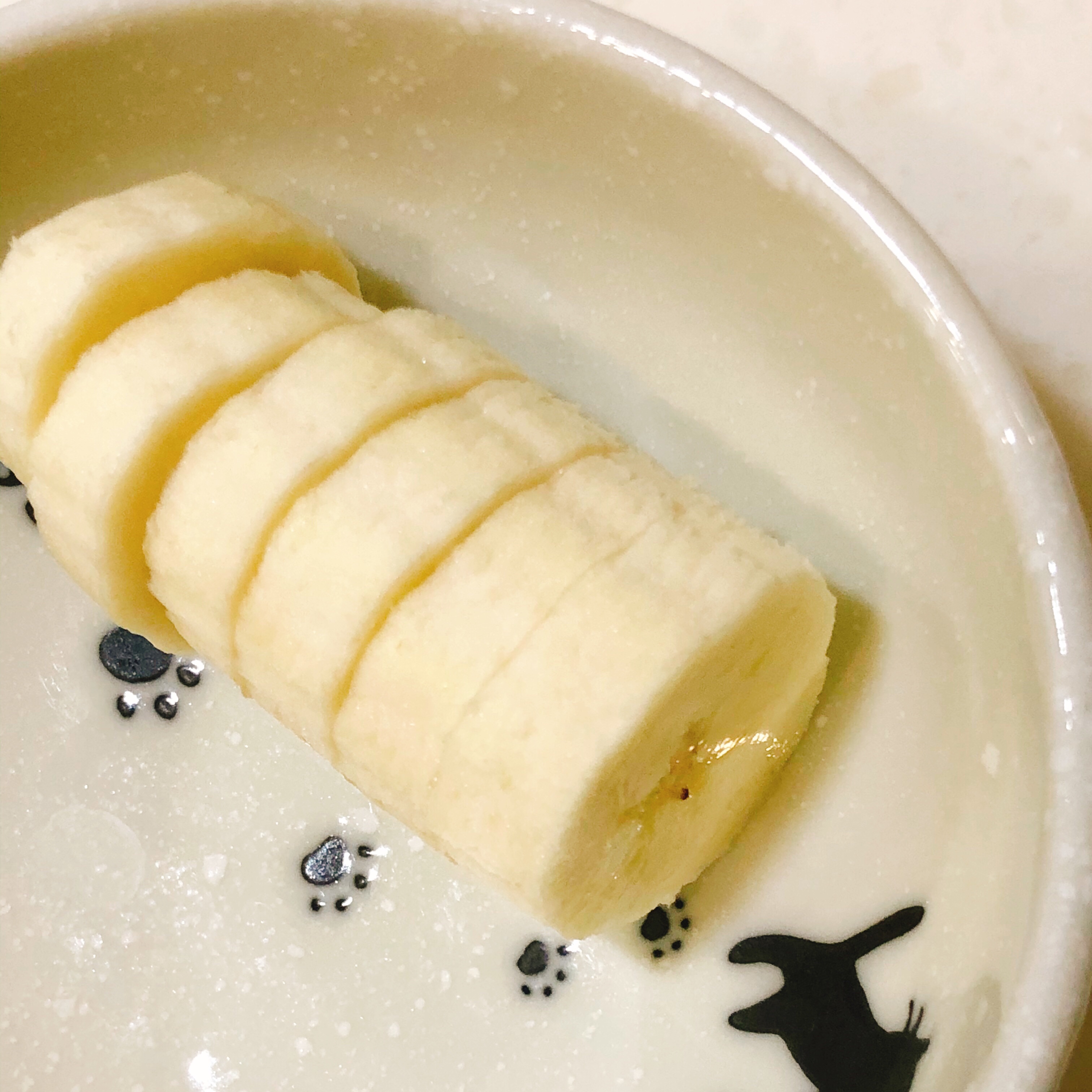 吃不完的香蕉熟透了怎么办？教你做超软绵绵甜蜜蜜的香蕉蛋糕的做法 步骤1
