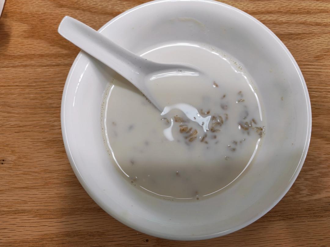 牛奶鸡蛋燕麦粥