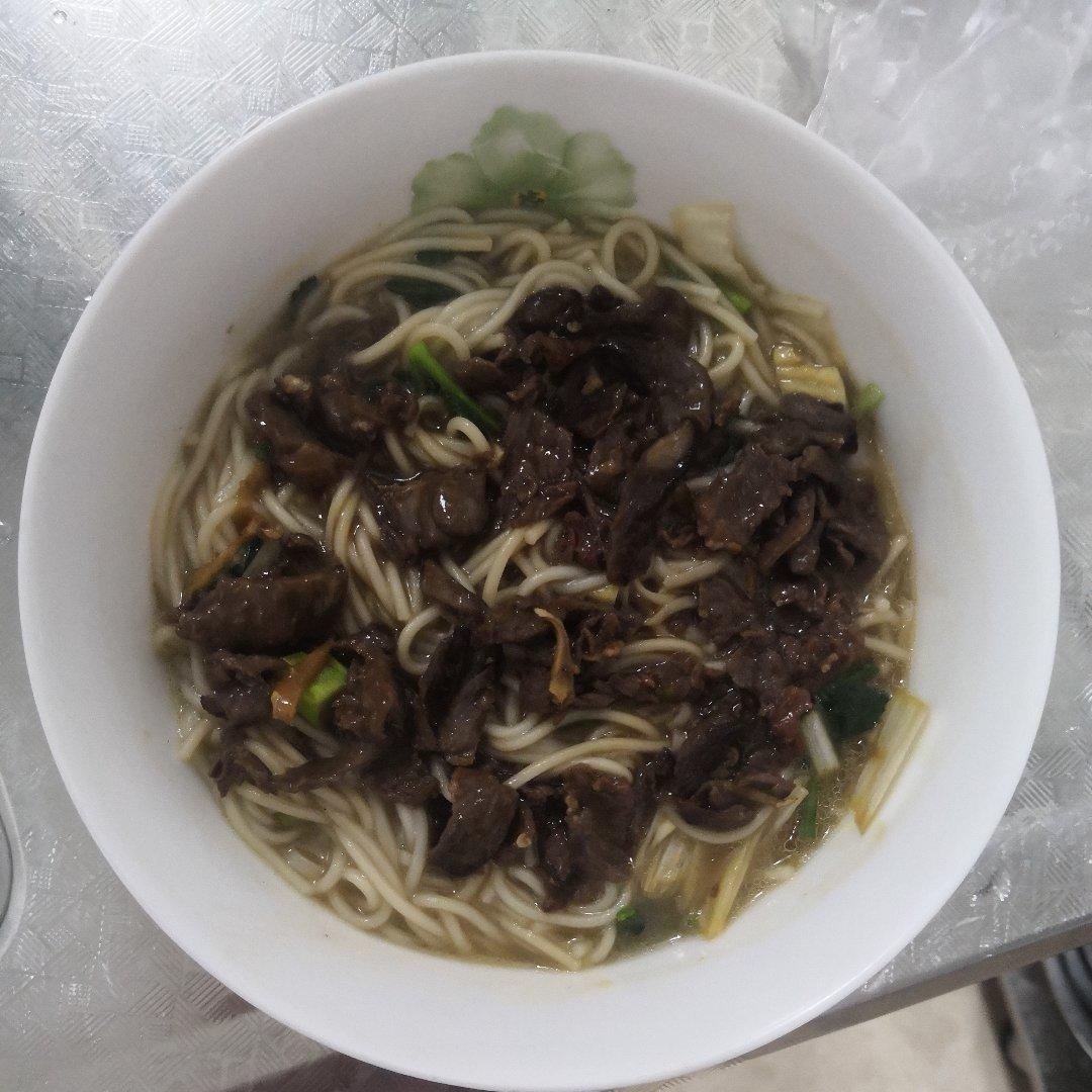 一碗热汤面