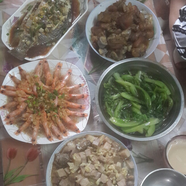 蒜蓉粉丝蒸大虾