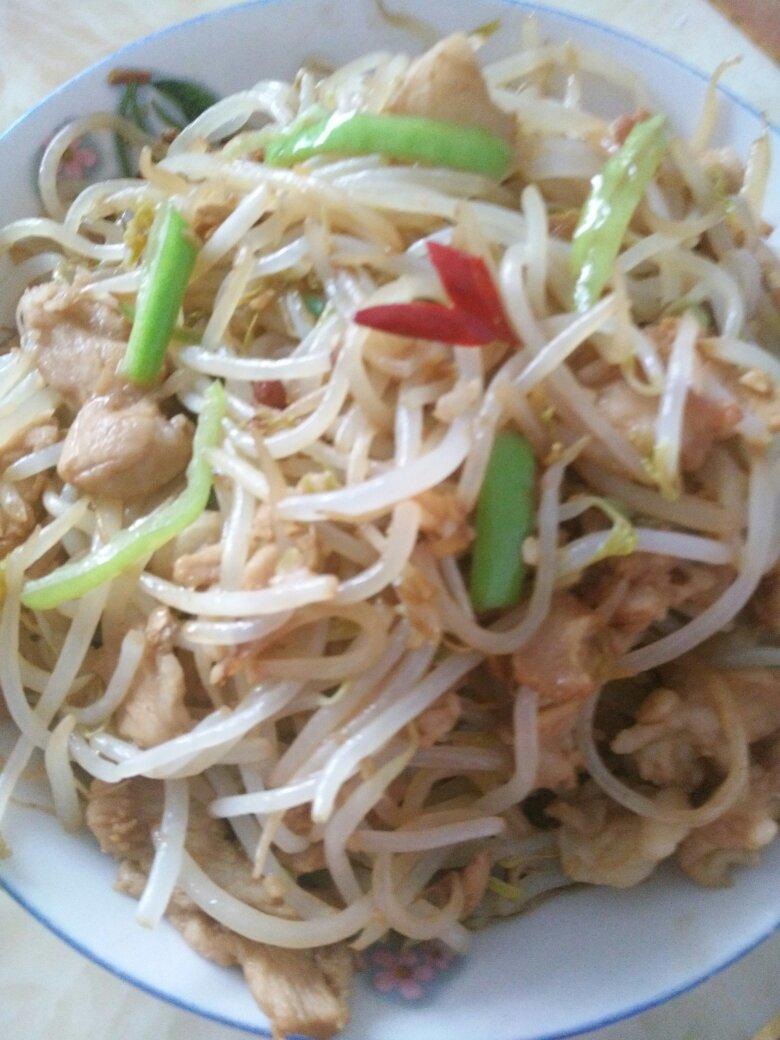 绿豆芽炒肉