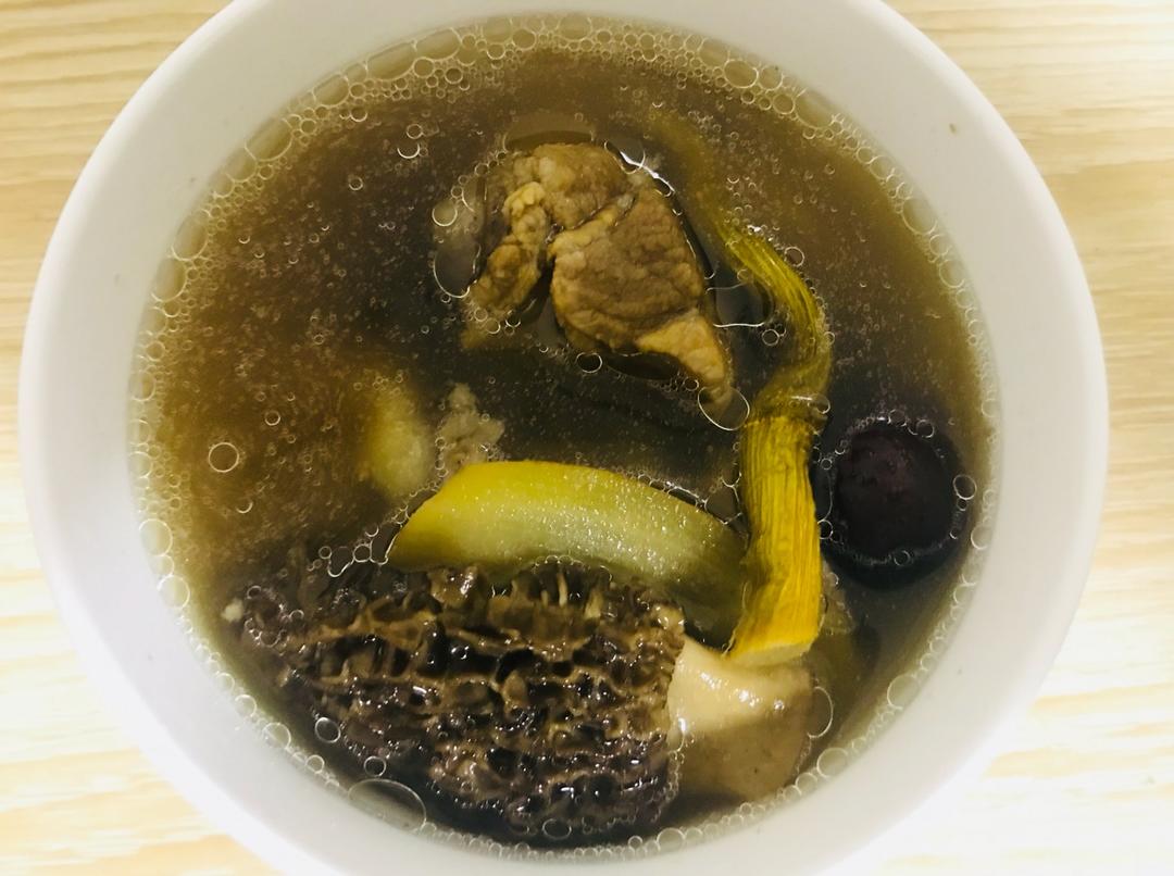 羊肚菌石斛排骨汤