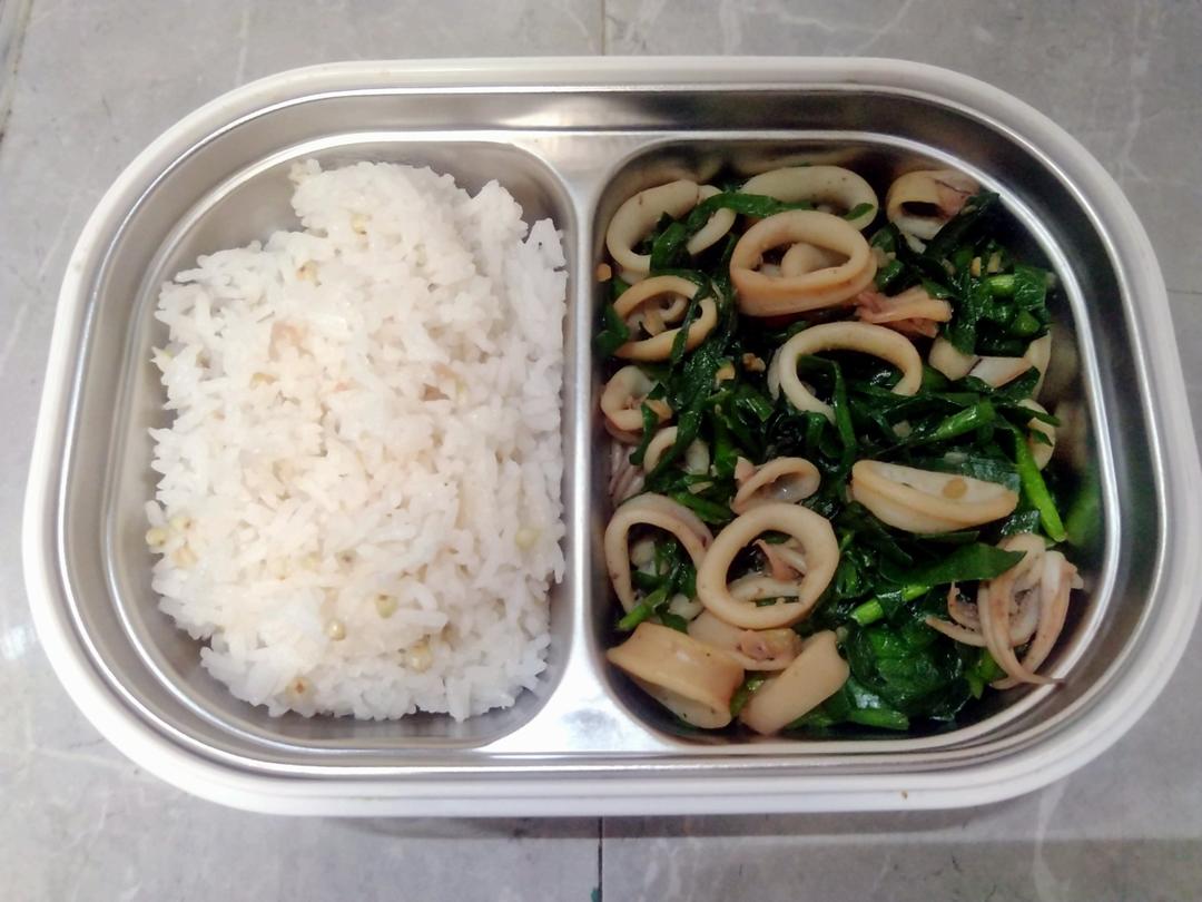 速炒芹菜鱿鱼（墨鱼）