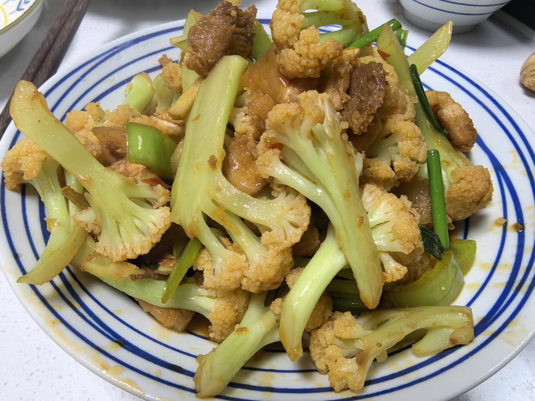 菜花炒肉的做法