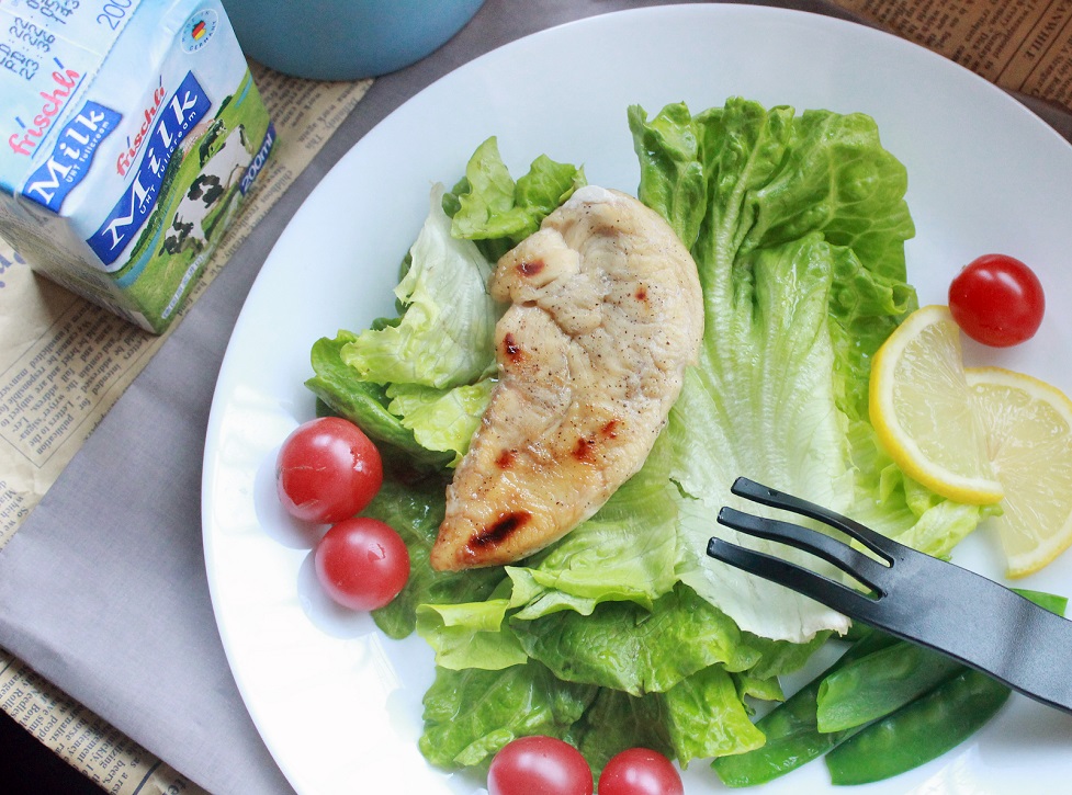 酷炫屌炸天好吃的煎鸡胸肉（香蒜蜂蜜煎鸡胸肉）