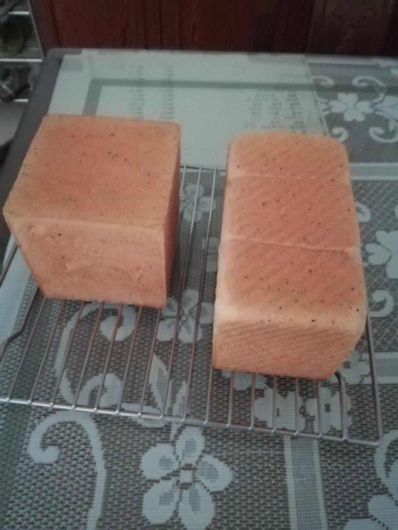 绵软火龙果吐司