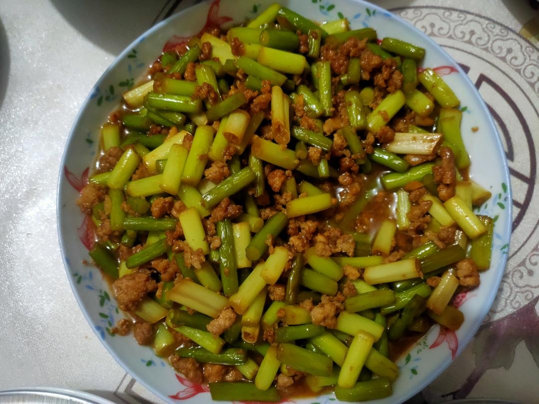 蒜苔炒肉末，三碗米饭都不够吃