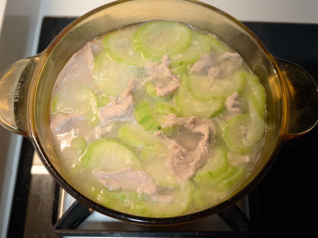 时蔬丝瓜滑肉汤