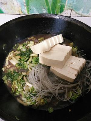 白菜粉丝炖豆腐的做法 步骤5