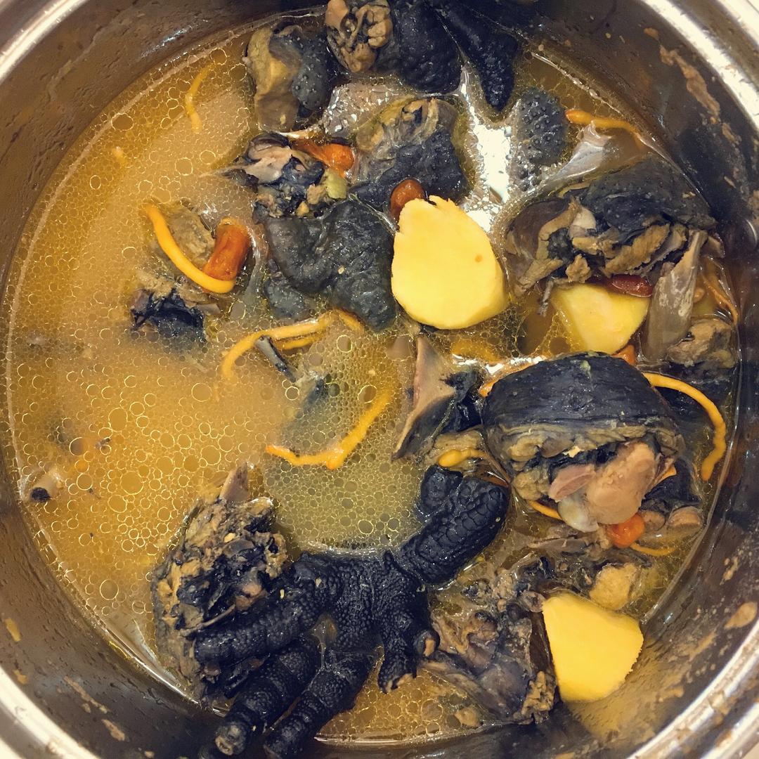 虫草花乌鸡汤