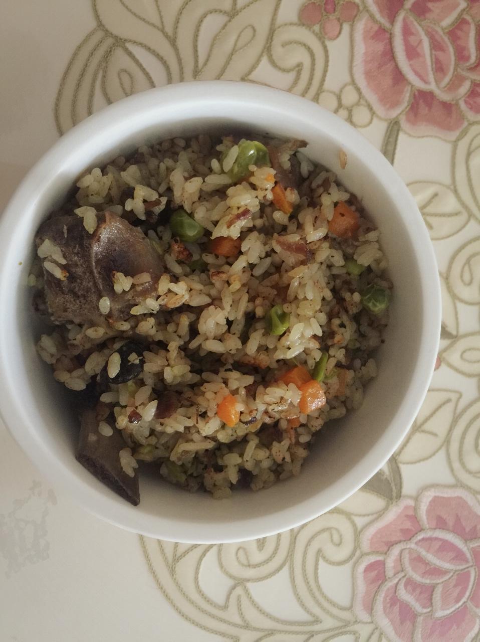 喷香排骨焖饭（爆好吃）