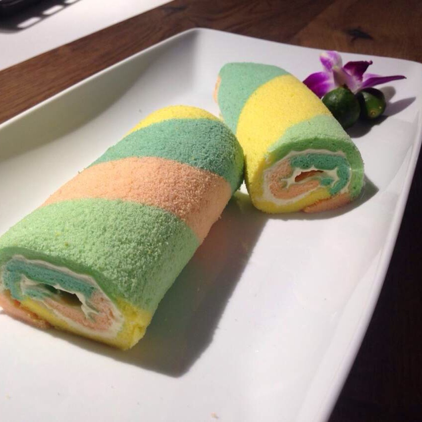 五彩斑斓的彩虹蛋糕卷   #皮黑森林#