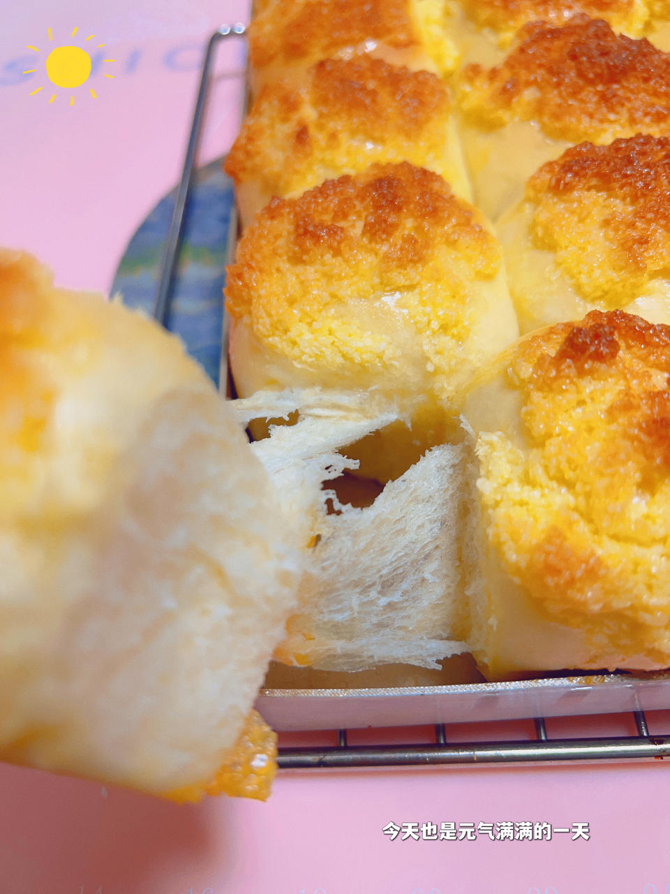 椰蓉小餐包。柔软拉丝，椰香浓郁