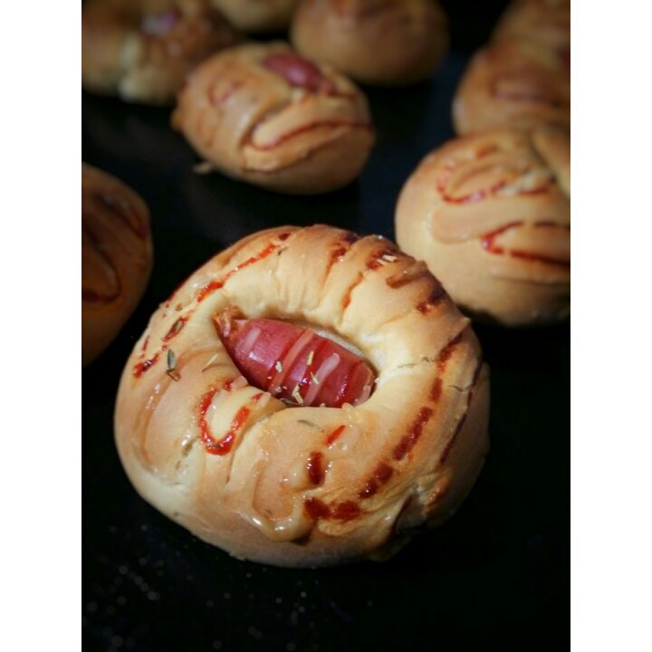 脆皮肠仔餐包
