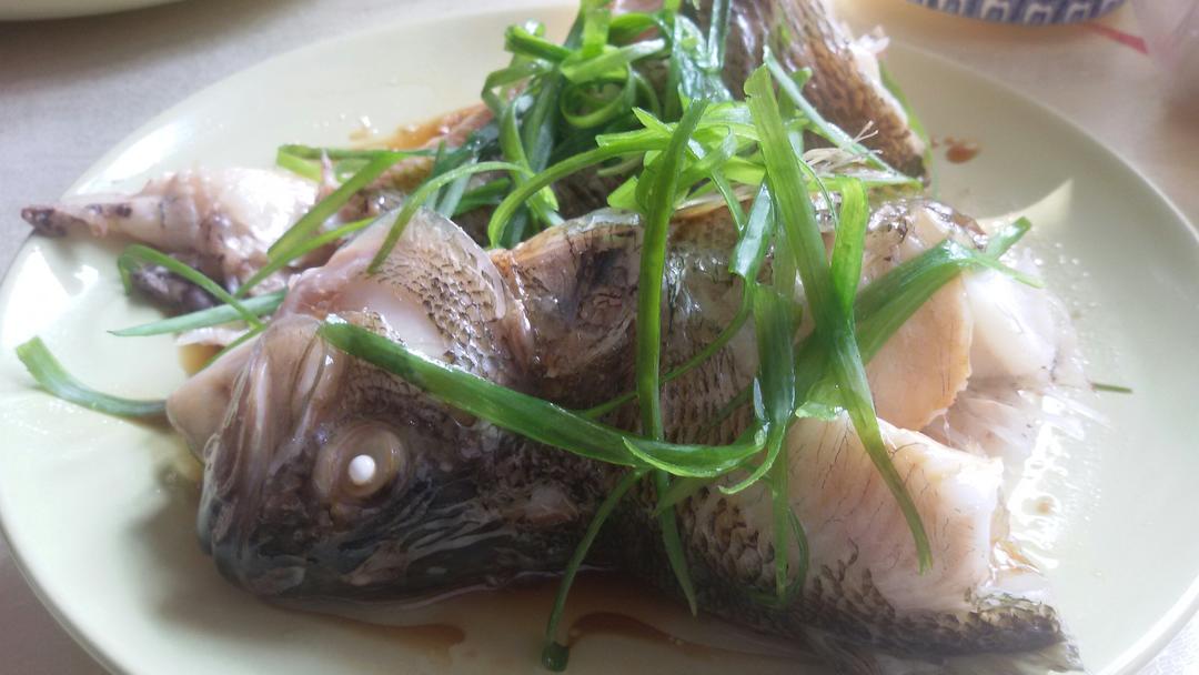 蒸鲈鱼