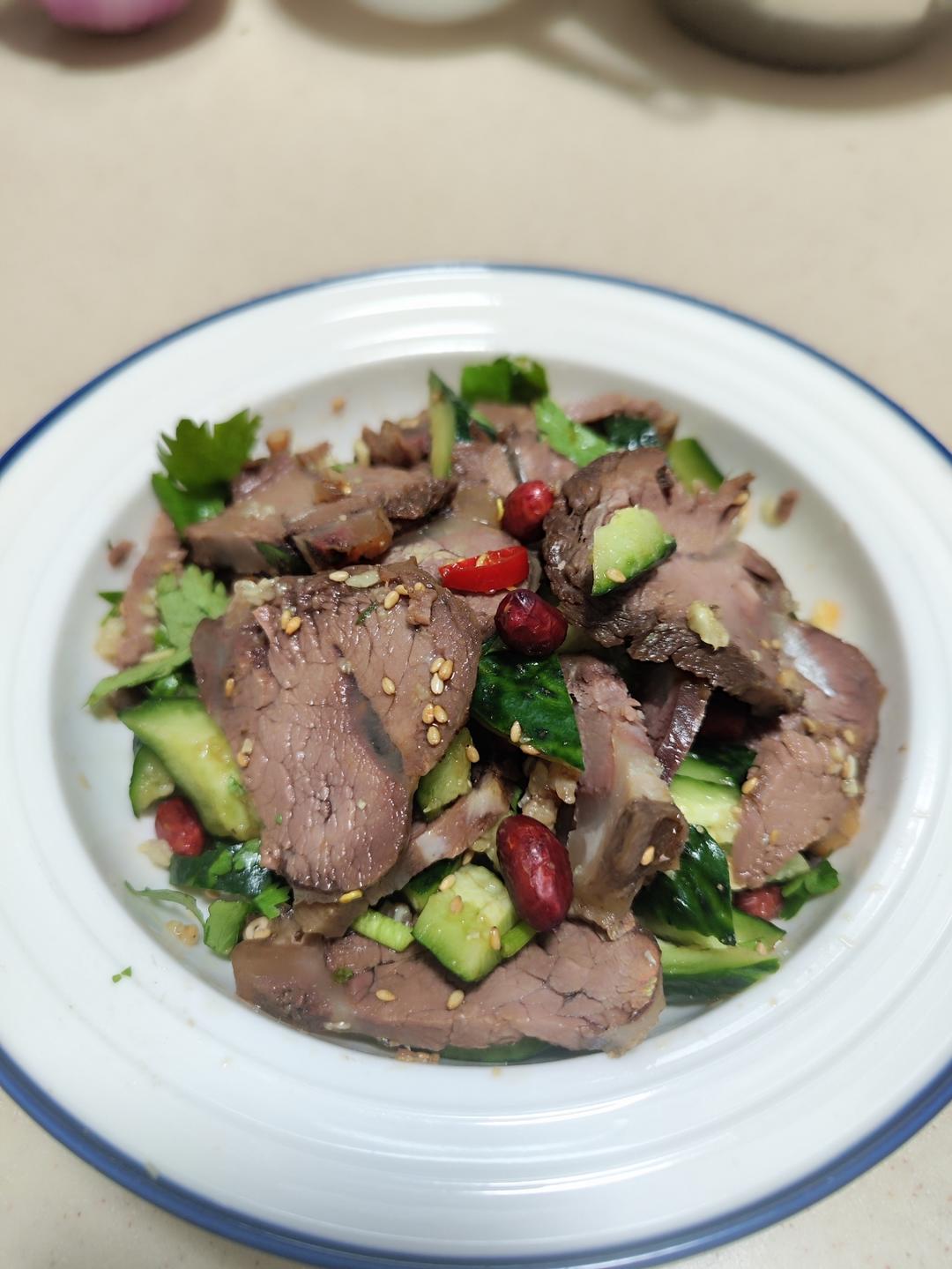 酱牛肉拌黄瓜｜夏日最爱