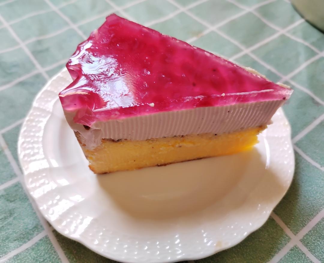 蓝莓酸奶慕斯巴斯克芝士蛋糕！双重享受！
