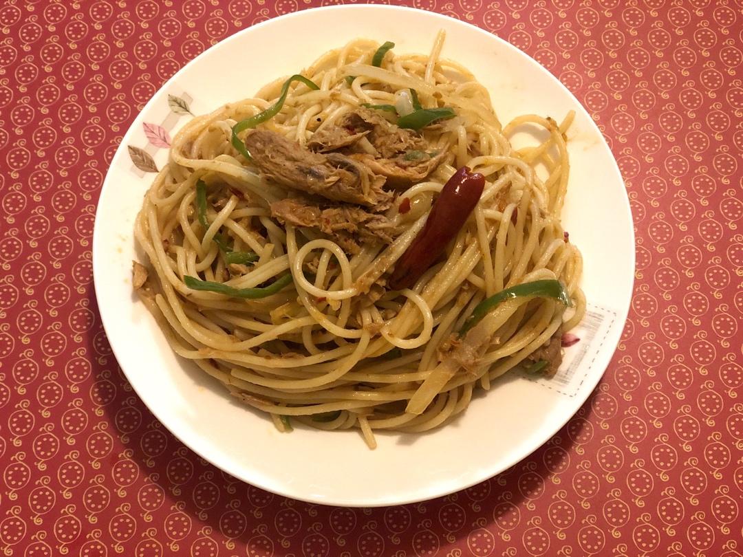 鲜辣金枪鱼意面