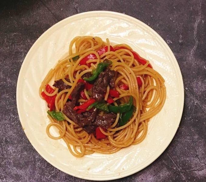 彩椒牛肉意面