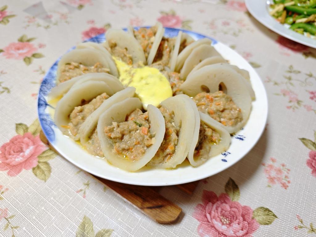 秋天莲藕这样做！鲜嫩多汁，好吃不油腻｜鲜肉蒸藕夹