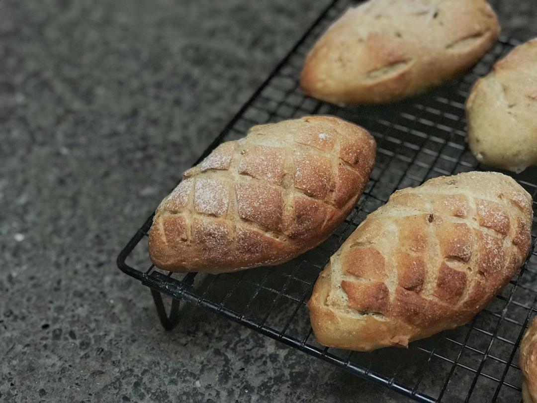 易上手的硬欧 黑麦碧根果面包