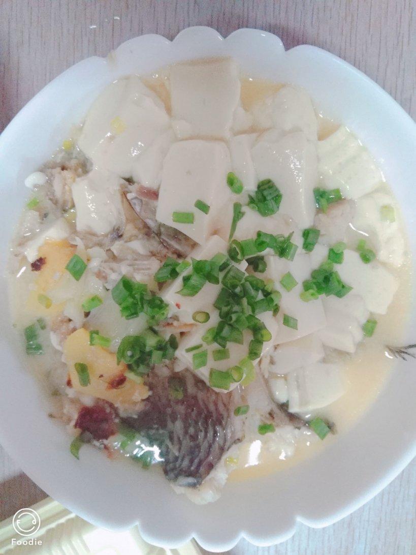 鲫鱼豆腐汤