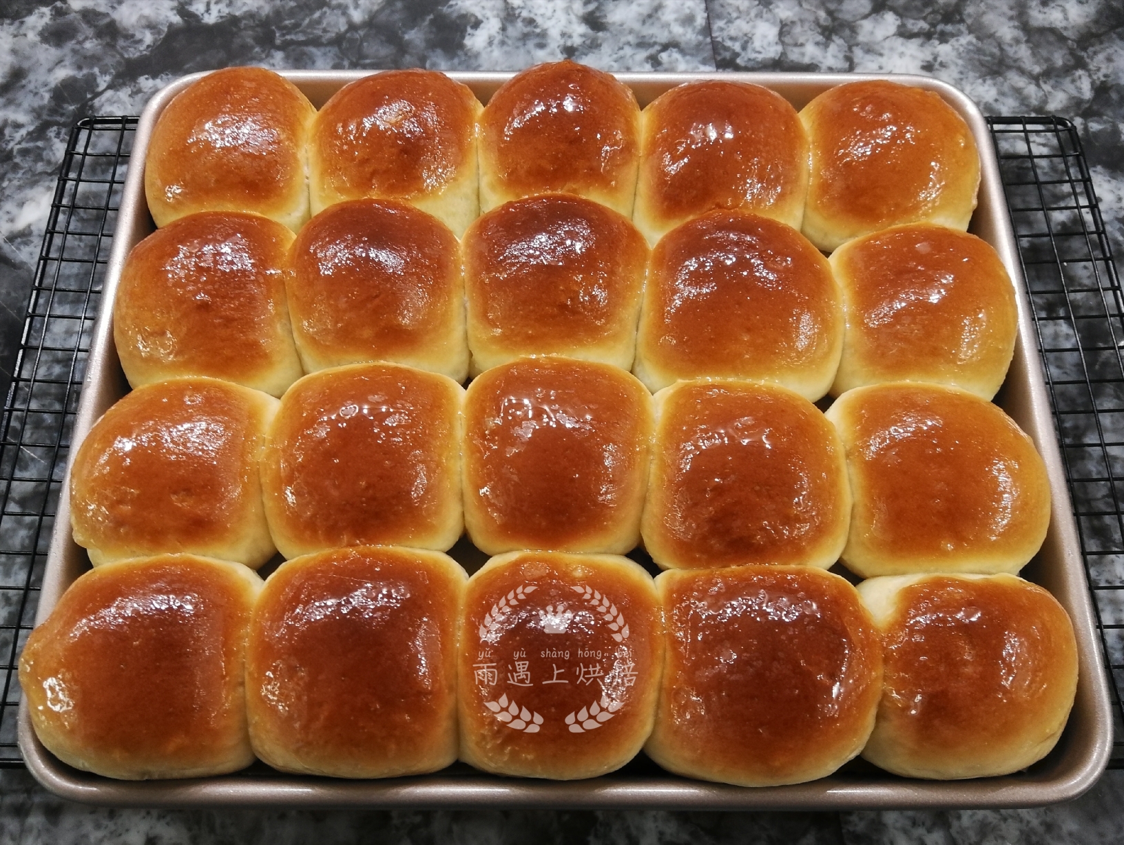 蜂蜜葡萄干小面包的做法