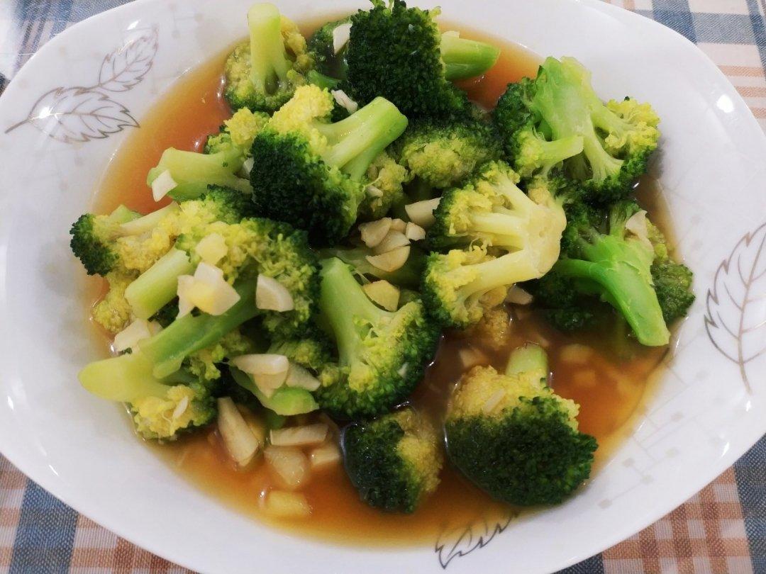 好吃到爆的耗油蒜蓉西兰花(从不修图，喜欢请关注)