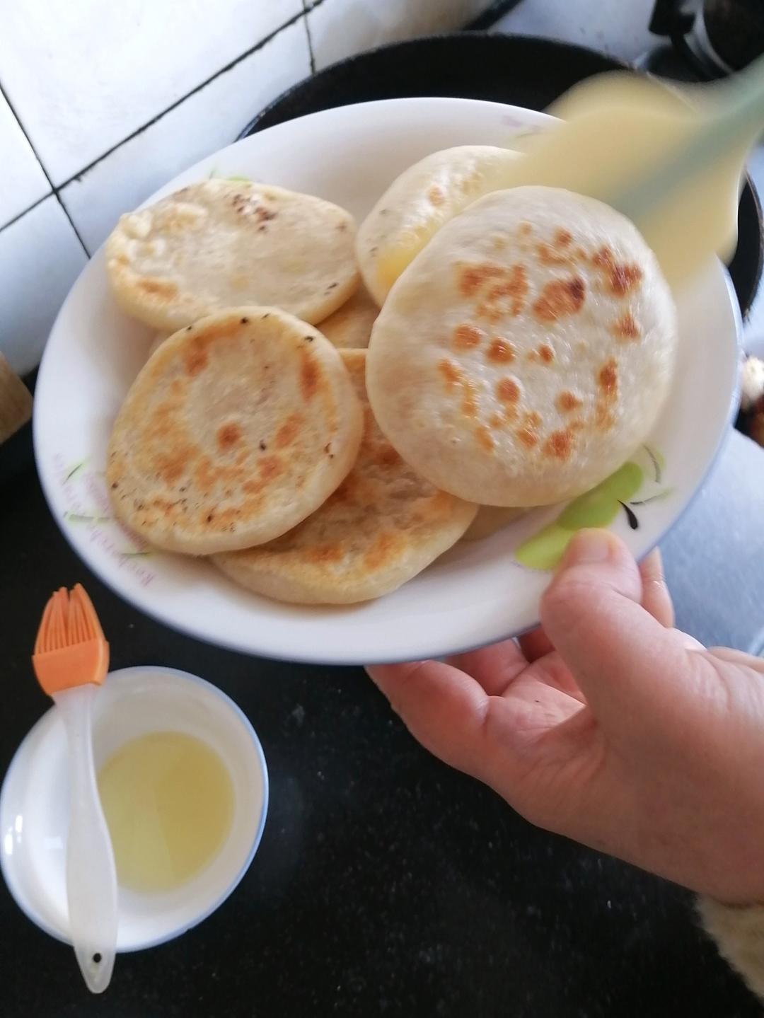 烫面小糖饼 柔软劲道 凉了也不硬 做法简单一看就会 附细节视频详解