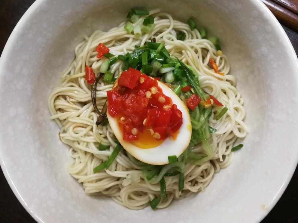 溏心蛋拌面的做法