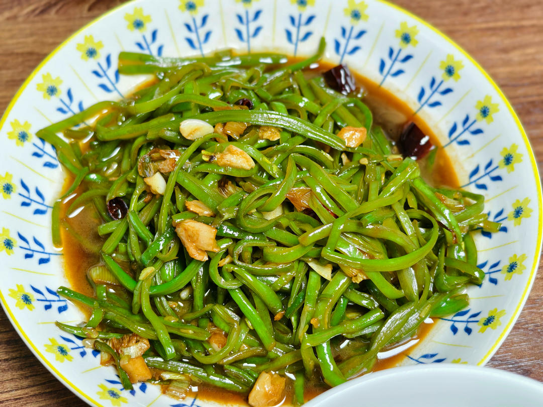 分两次放蒜才有了这超好吃的蒜香扁豆丝