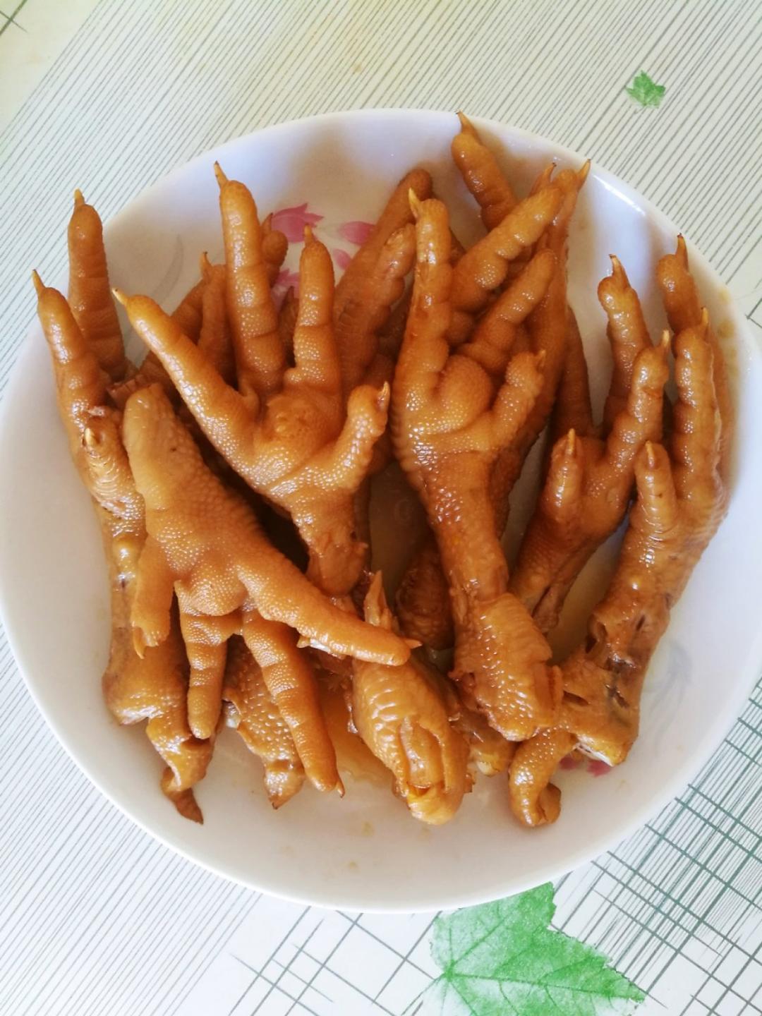 卤鸡爪子