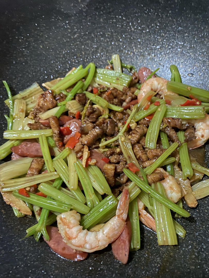 超好吃的下饭菜芹菜小炒肉