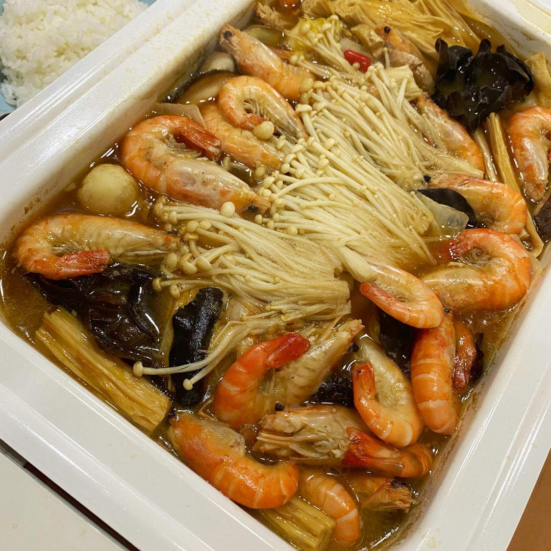 鲜菇豆腐煲