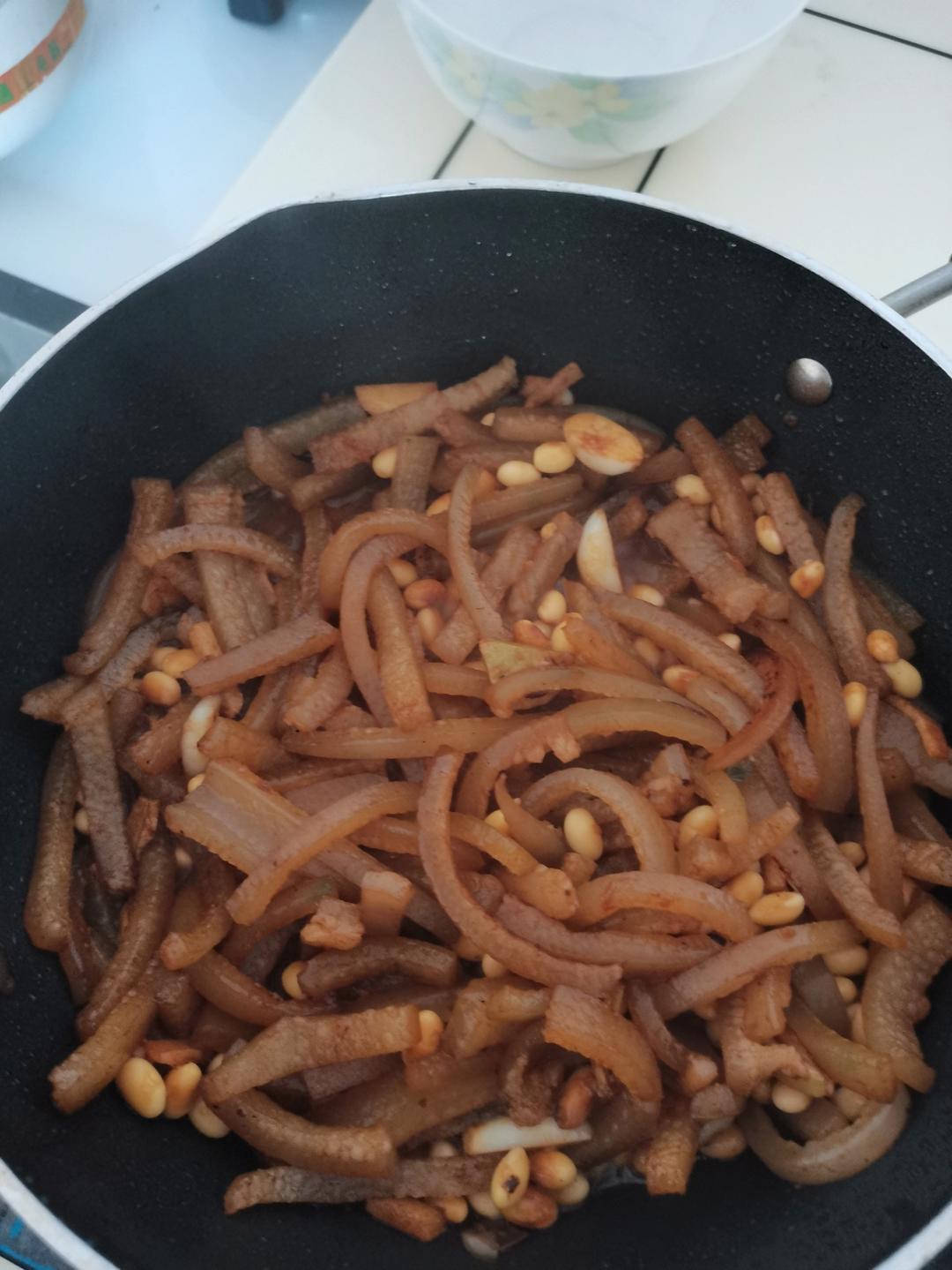 补充胶原蛋白最好的一物㊙️猪皮焖黄豆