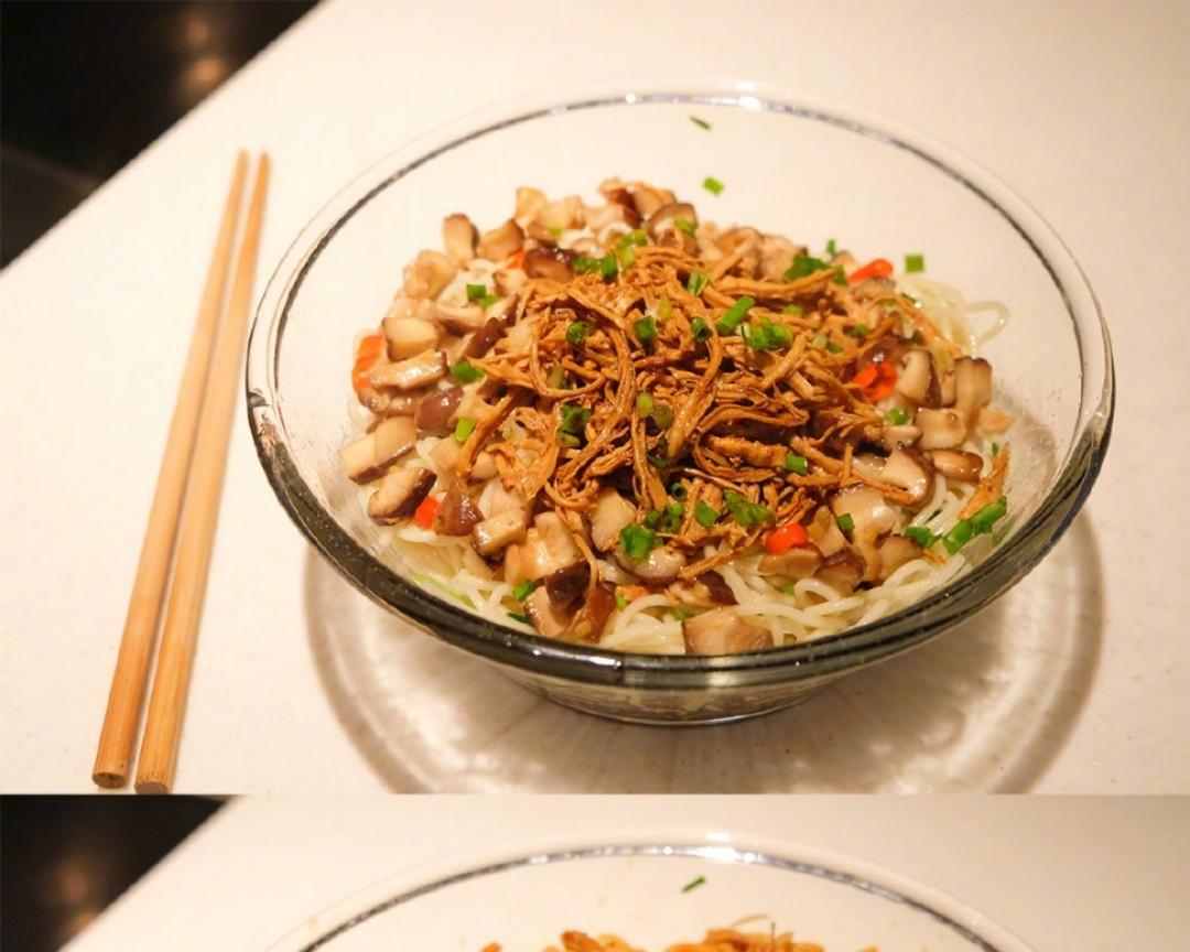 升级版葱油鸡丝拌面