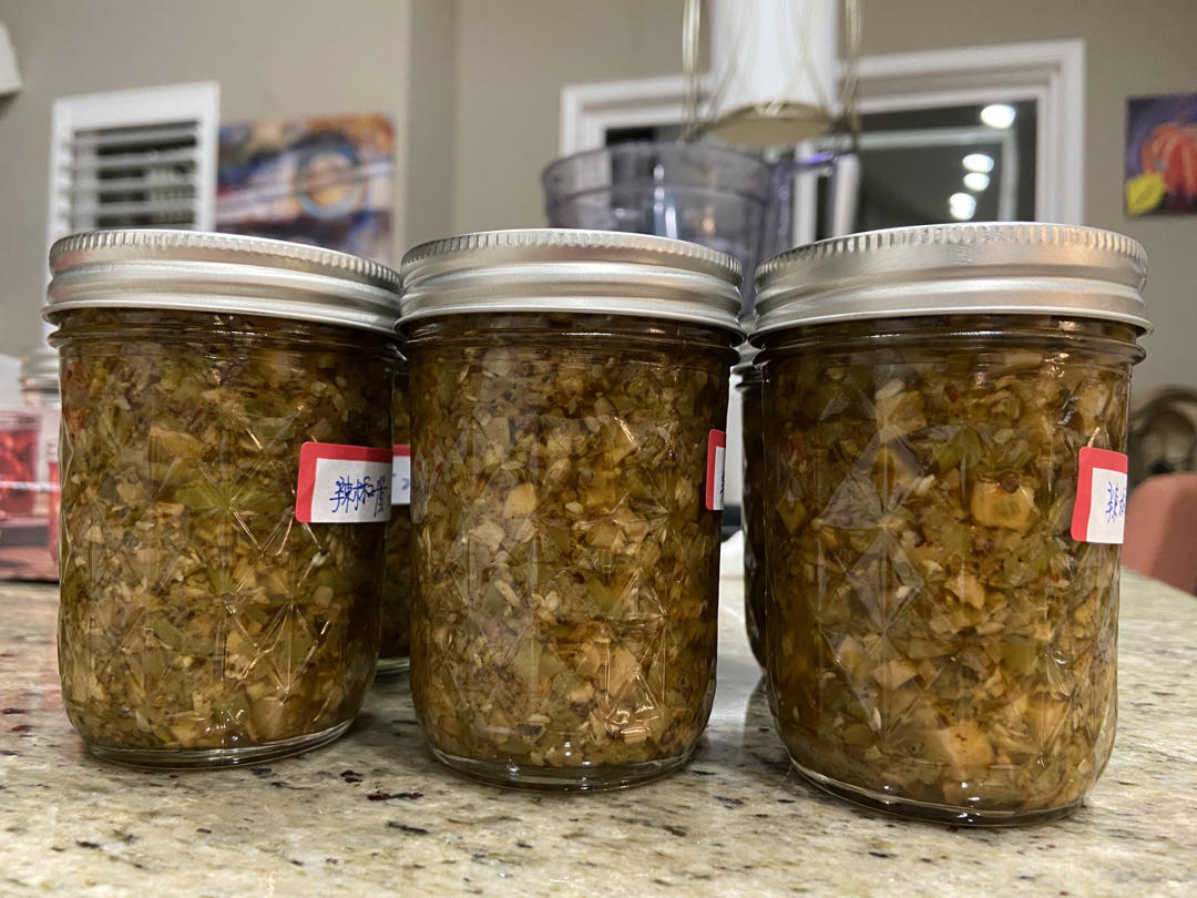 厨师长教你：“家常辣椒酱”的做法，鲜辣且回味无穷，先收藏了