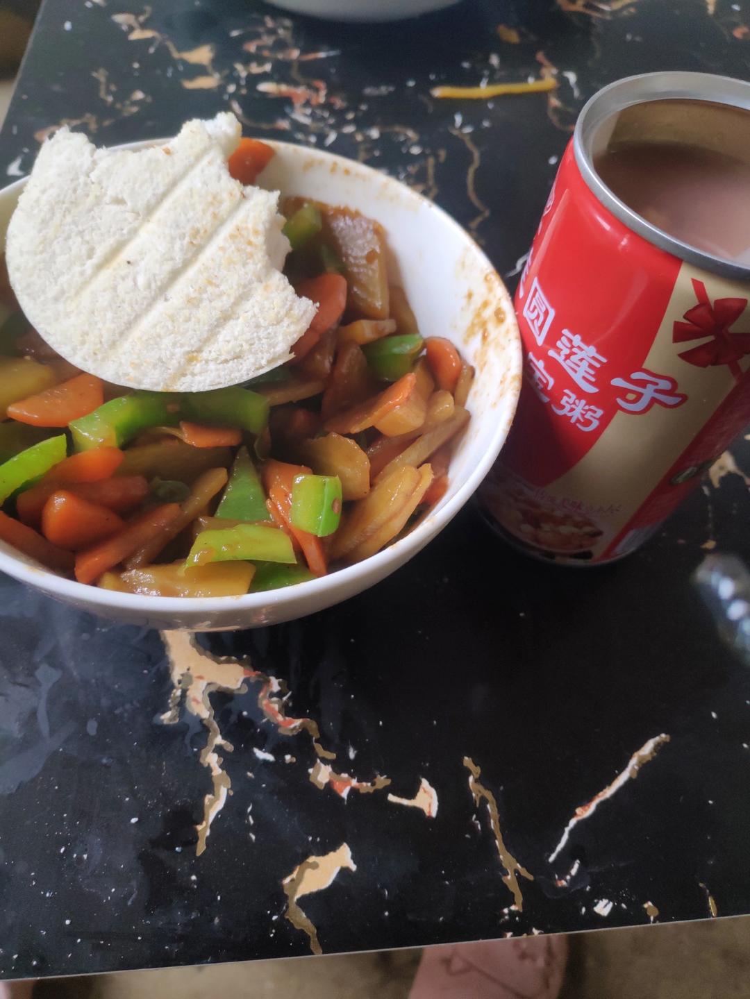 爆好吃的炒土豆片