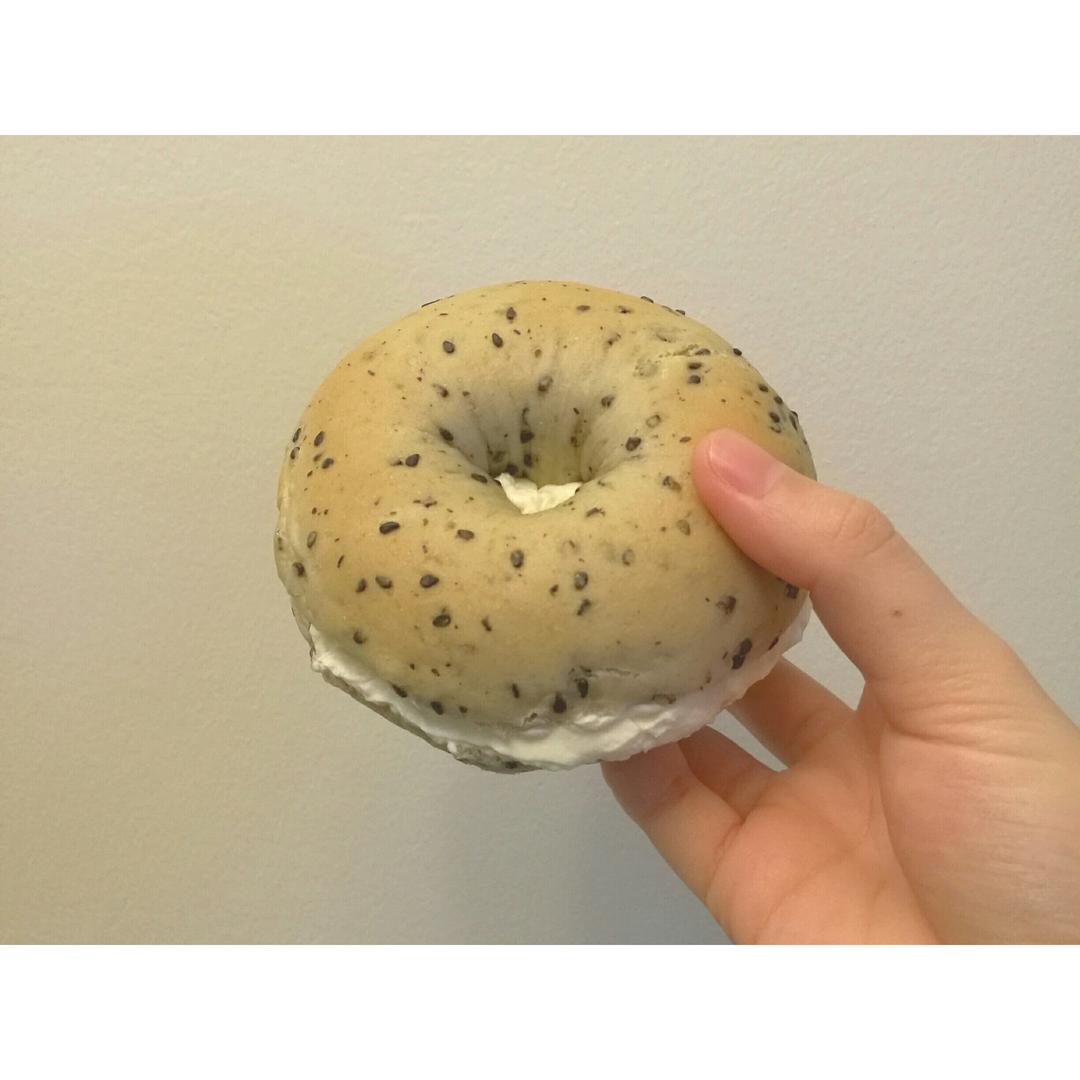 黑芝麻贝果